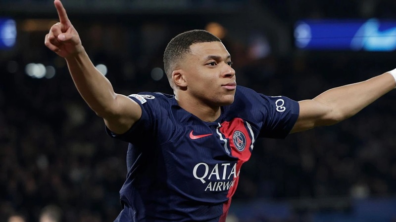 Mbappe là tiền đạo trung tâm hay nhất thế giới